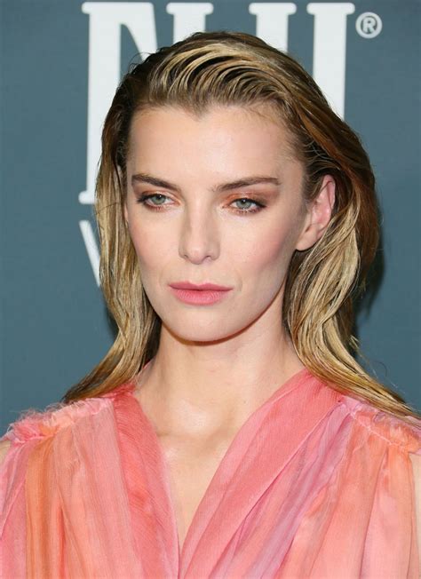 betty gilpin pics